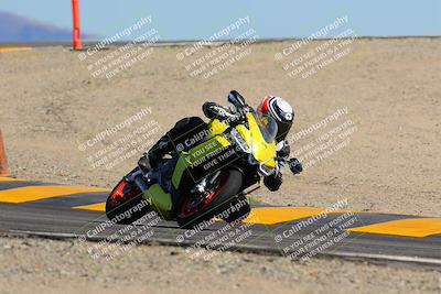 media/Oct-09-2022-SoCal Trackdays (Sun) [[95640aeeb6]]/Turn 12 (140pm)/